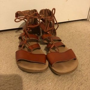 American eagle sandals